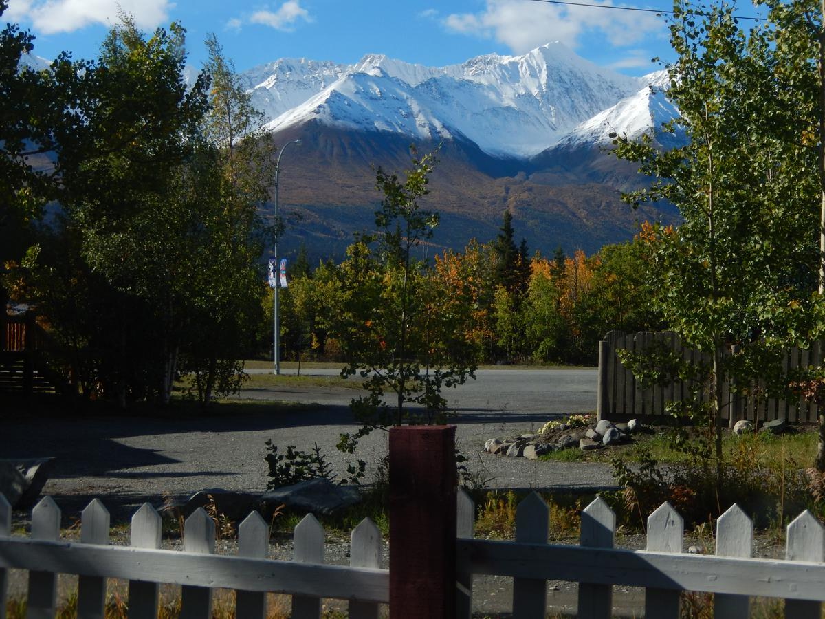 Wanderer'S Inn Backpackers Hostel Haines Junction Extérieur photo